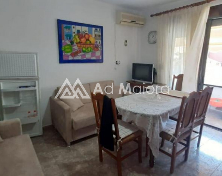 Apartament me Qira