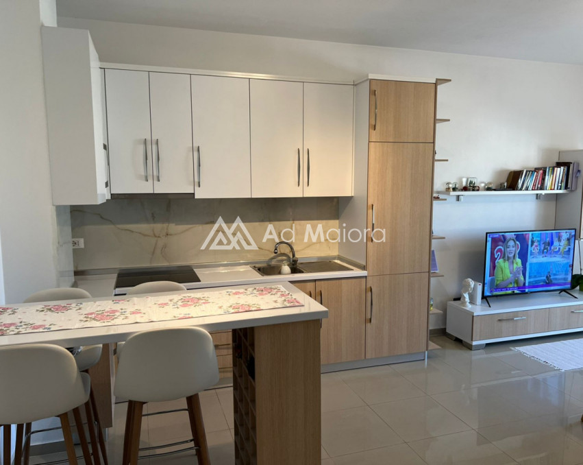 Apartament me Qira